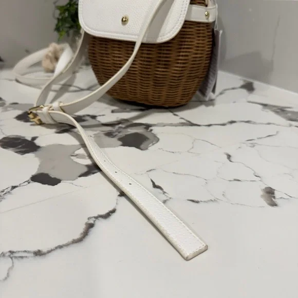 Tommy Bahama bag rattan wicker white bag White and Brown Woven Crossbody Bag - Picture 2 of 10